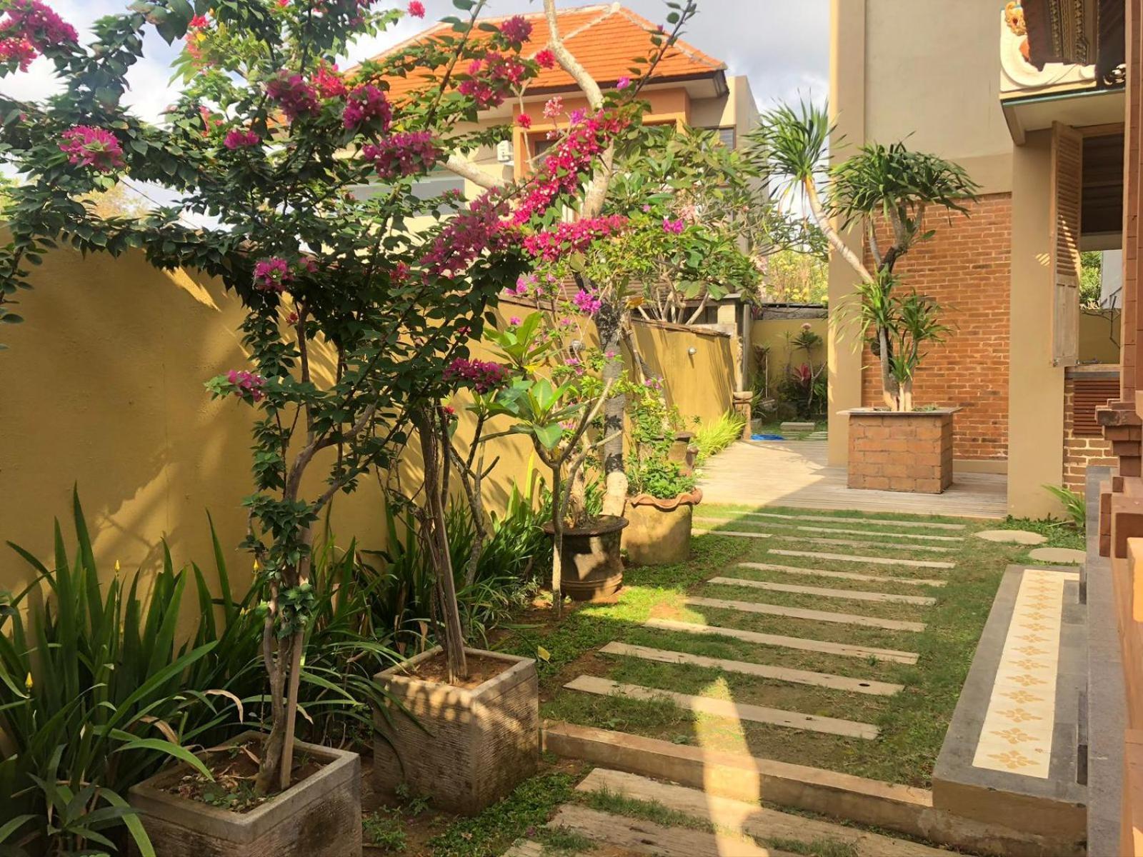 Bukawa Lodge Jimbaran מראה חיצוני תמונה